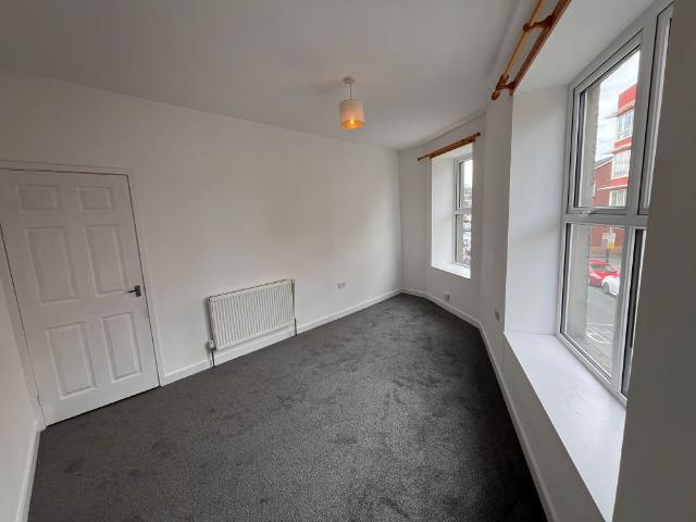 Apartment for rent in Cimla, Neath