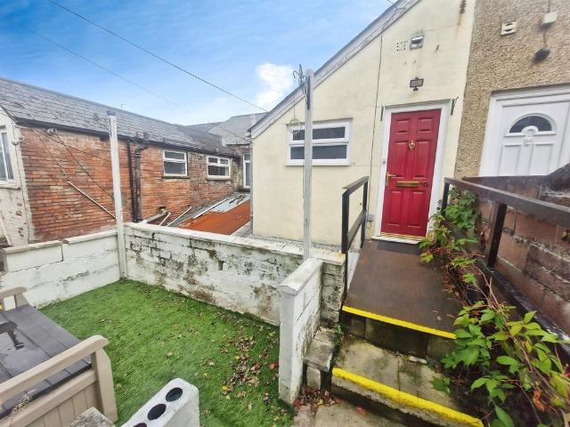 Apartment for rent in Sebastopol, Griffithstown