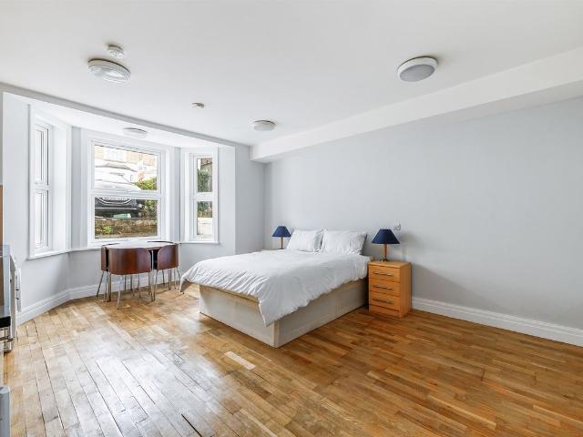 Studio for rent in London Borough of Ealing, Greater London