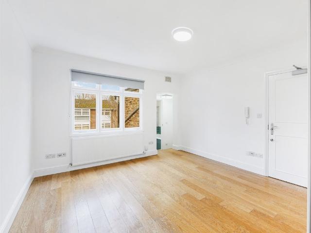 Studio for rent in London Borough of Ealing, Greater London