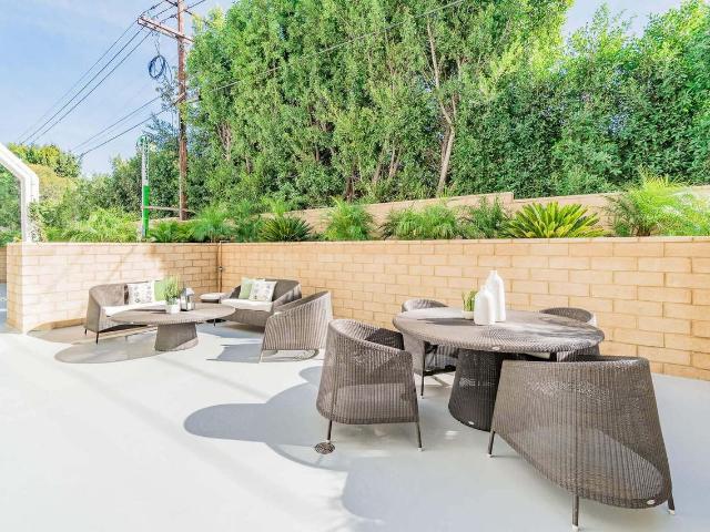 Apartment for rent in Canoga Park, California