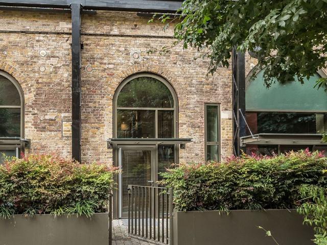 House for rent in Callis Yard, Greater London