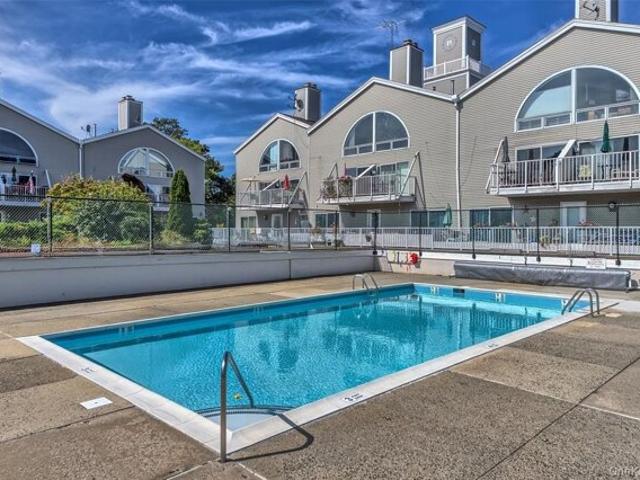 Condo for sale in The Bronx, Arverne