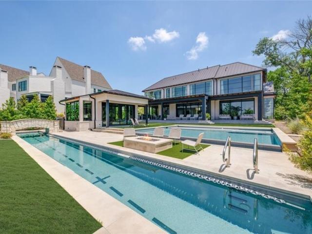 House for sale in Malakoff, Texas