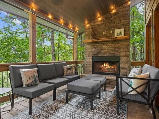 House for sale in Blue Ridge