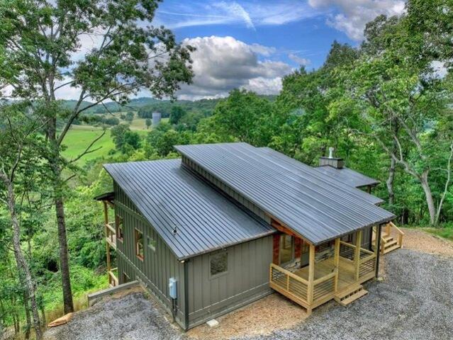 House for sale in Blue Ridge