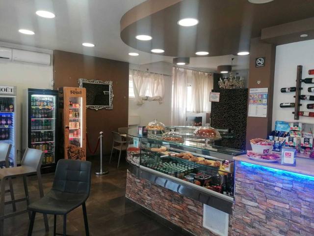 Locale Commerciale in vendita a Piccarello, Latina
