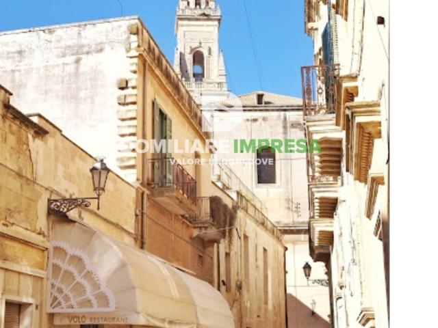 Locale Commerciale in vendita a Puglia, Lecce