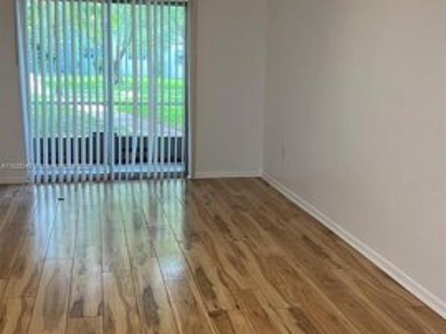 Condo for sale in Margate
