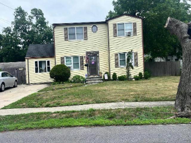 House for sale in Bohemia, New York