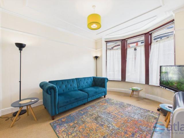 House for rent in Calderstones