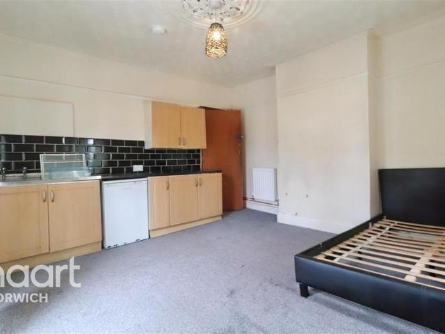 House for rent in New Catton, East Bank