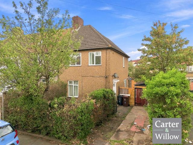 House for rent in London Borough of Barking and Dagenham, Greater London