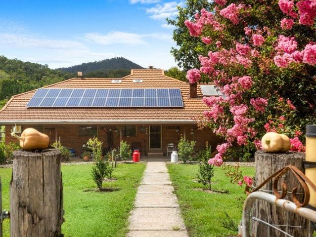 Cottage for sale in Lynchs Creek, New South Wales