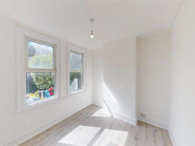 Apartment for rent in Higham Hill, Greater London