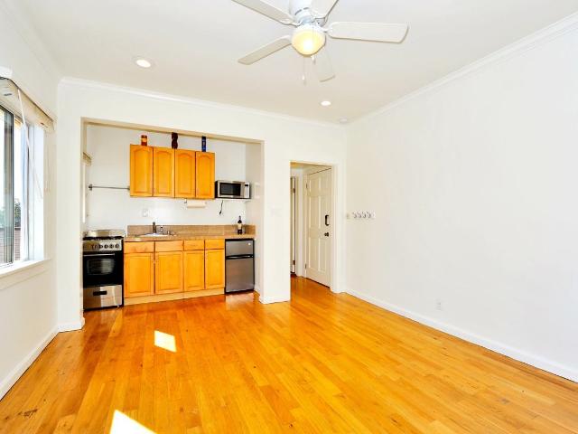 Apartment for rent in Canoga Park, California