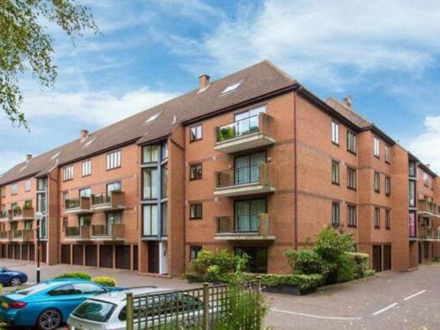 House for sale in Pinner, Greater London