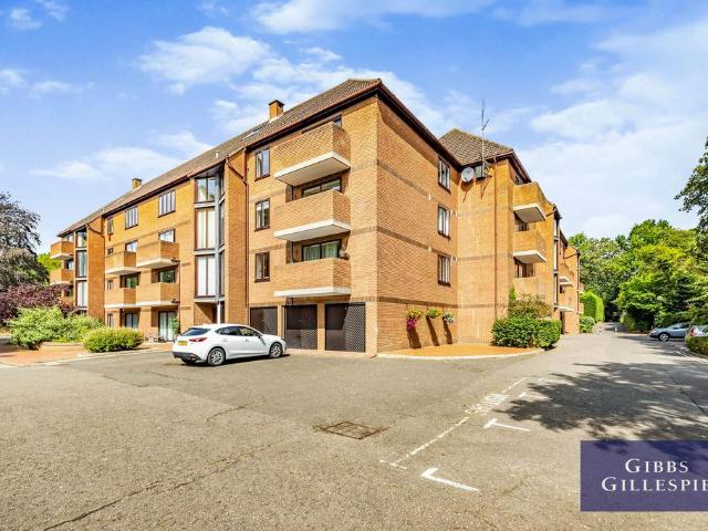 Apartment for rent in Eastcote, Greater London