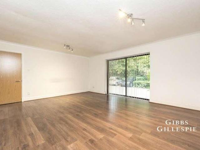 Apartment for rent in Eastcote, Greater London