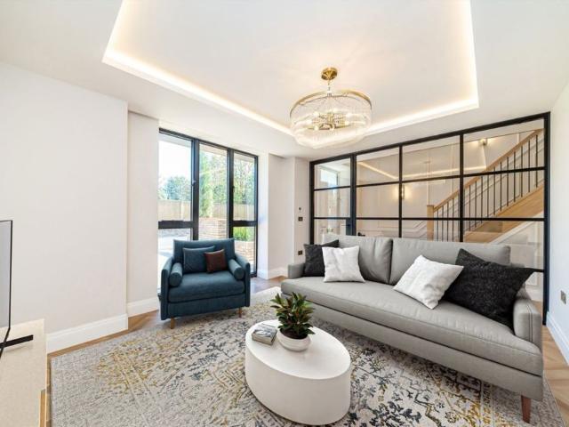 House for rent in Cottenham Park, Greater London