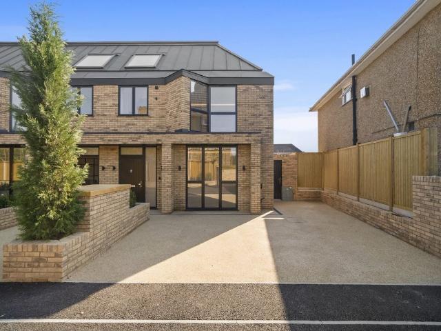 House for rent in London Borough of Merton, Merton Park