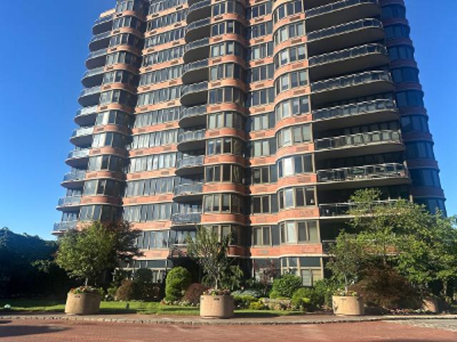 Condo for sale in Cliffside Park, New Jersey