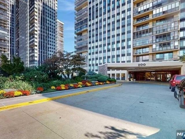 Condo for sale in Cliffside Park, New Jersey