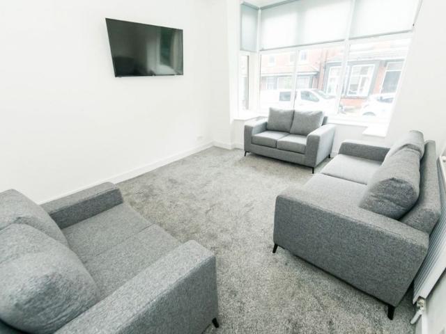 House for rent in Beckett Park, Headingley