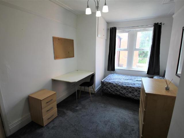 House for rent in Beckett Park, Headingley