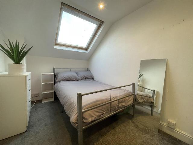 House for rent in Beckett Park, Headingley