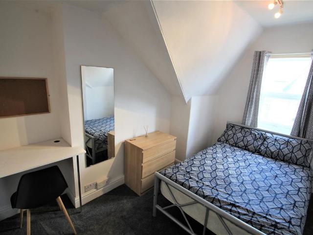 House for rent in Beckett Park, Headingley