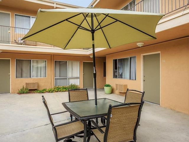 Apartment for rent in Lakeside