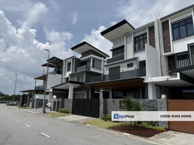 House for sale in Pulai, Bukit Ledang