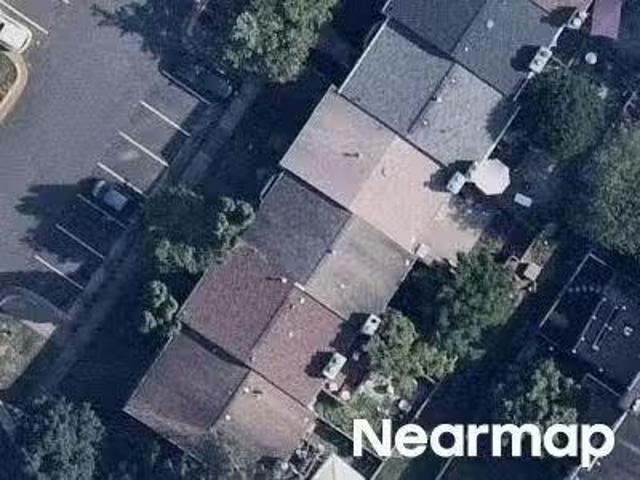 House for sale in Fairfax