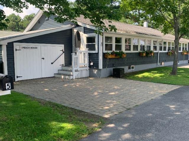 Room for rent in Saco, Maine