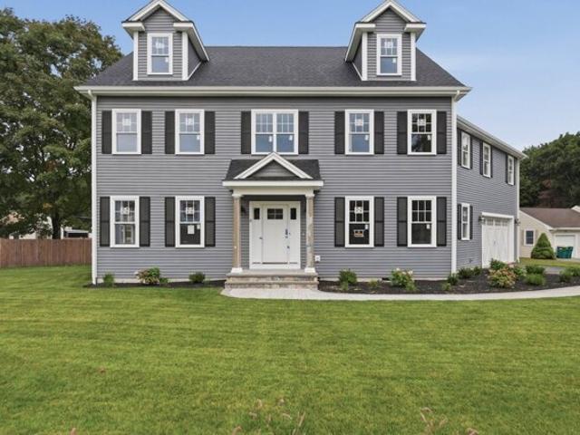 House for sale in North Woburn, Woburn