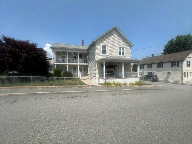 House for sale in Lincoln, Rhode Island