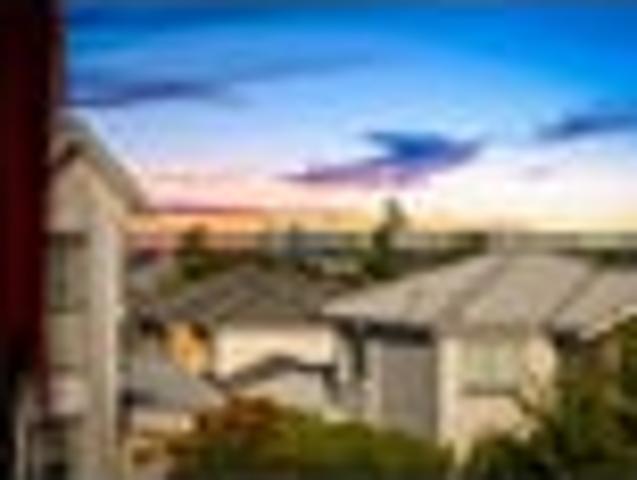 House for sale in Oratia