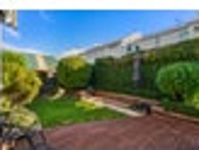 House for sale in Chaslands, Canterbury