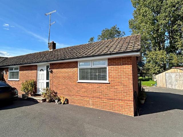 House for rent in Winterborne Zelston