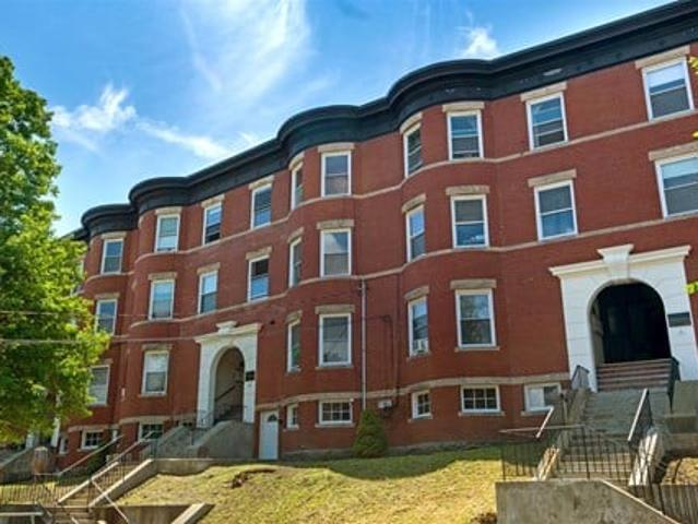 Apartment for rent in Brookline