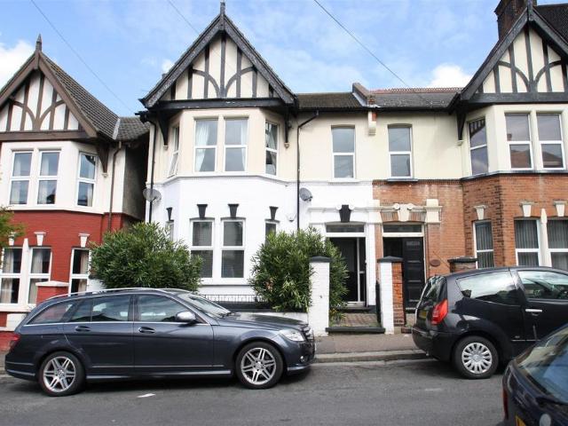 Apartment for rent in Westcliff-on-Sea, Southend-on-Sea