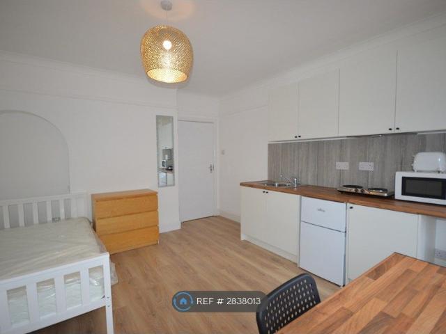 Studio for rent in Talbot Village, Bournemouth