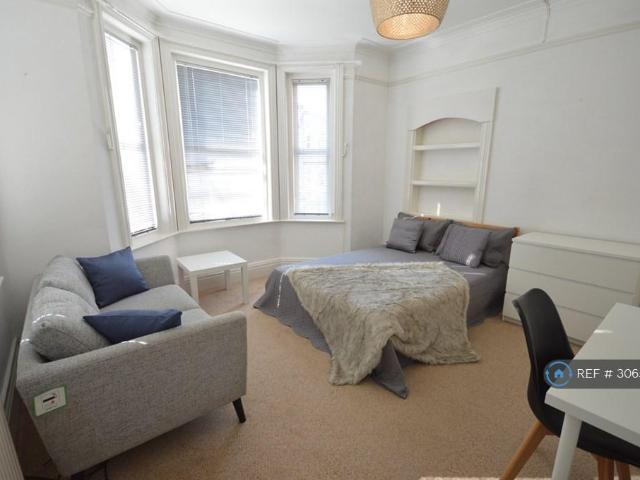 Apartment for rent in Talbot Village, Bournemouth