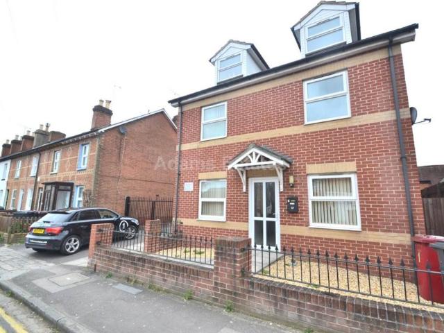 Apartment for rent in Newtown, Reading