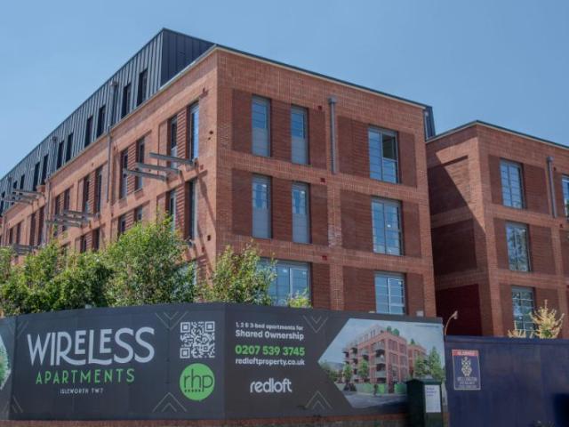 Apartment for sale in London Borough of Hounslow, Greater London