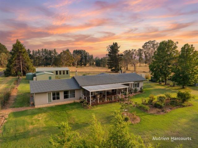 Cottage for sale in Abington, New South Wales