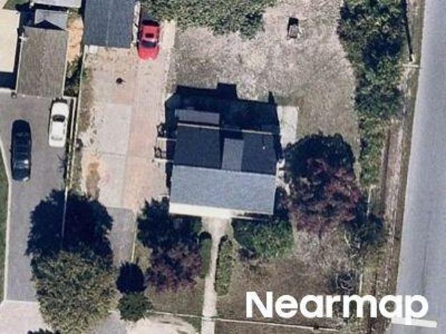 House for sale in Bay Shore, New York