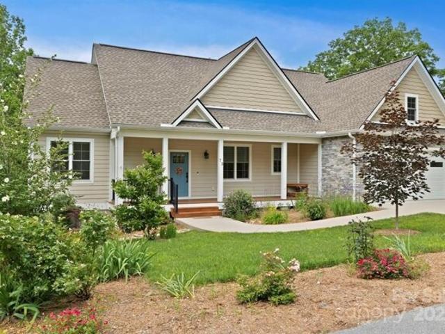 House for sale in Flat Rock