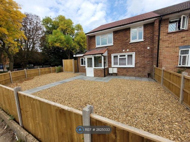 Room for rent in Harmondsworth, Greater London